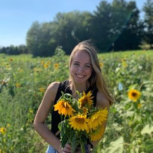 Meet your Posher, Julia